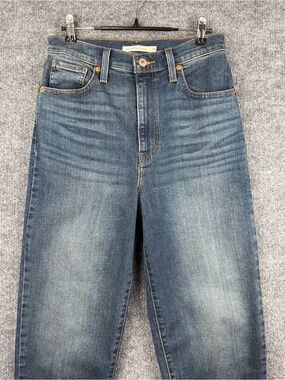 Levis High Wasted Mom Jeans 28x29  High Rise Dark Jeans New Without Tags